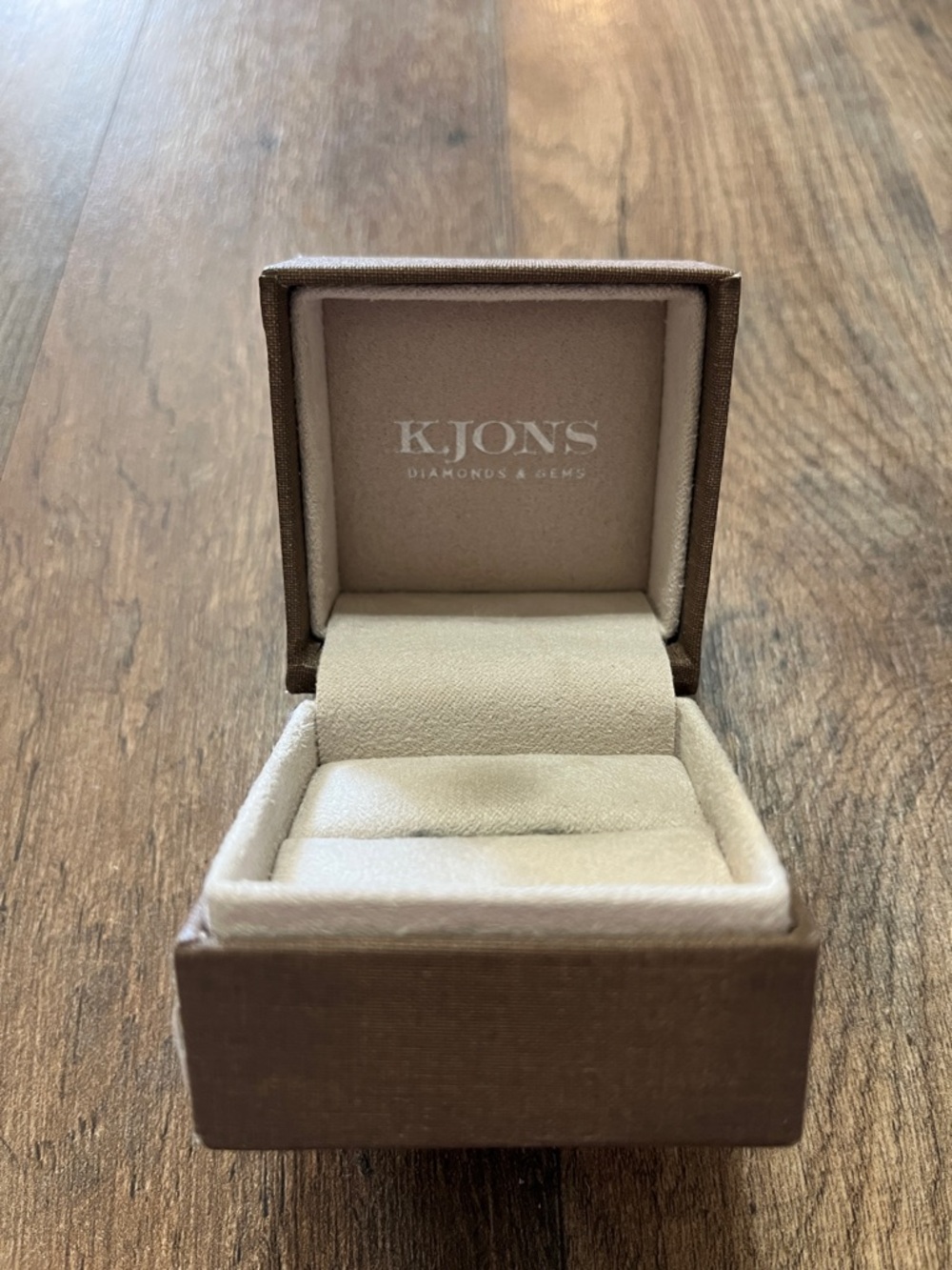 Beige Velvet Ring Box for Women Jewelry Rings